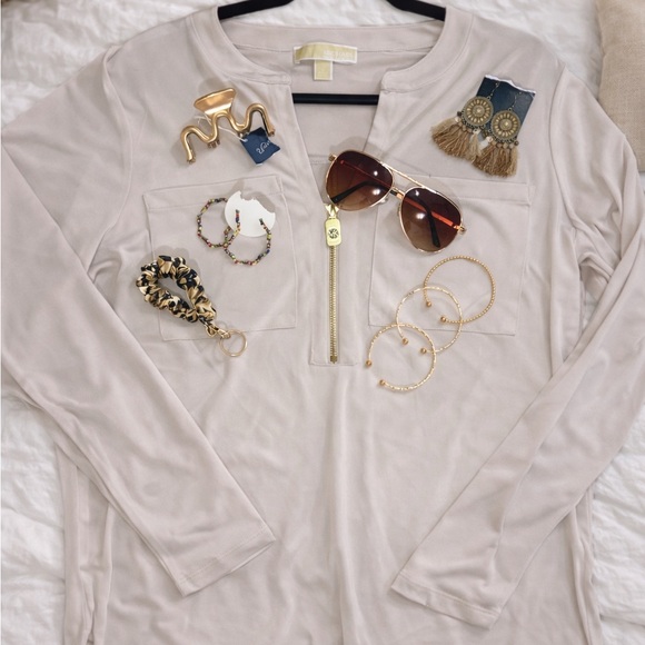 Michael Kors Tops - 👡 9FER MICHAEL KORS and eccessory bundle NEW